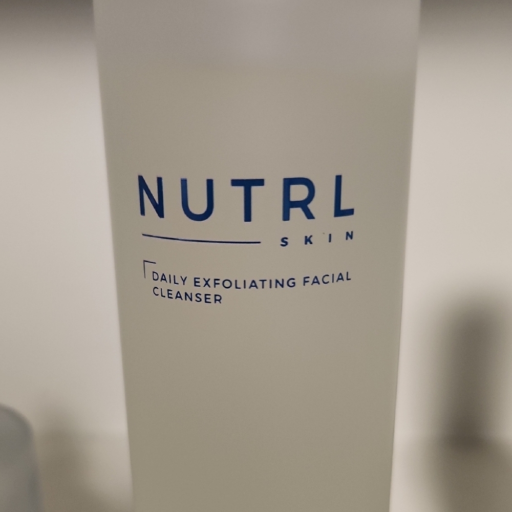 NUTRL Skincare Set - Picture 4 of 6